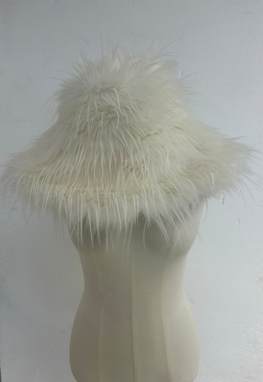 Wide-brimmed Hat