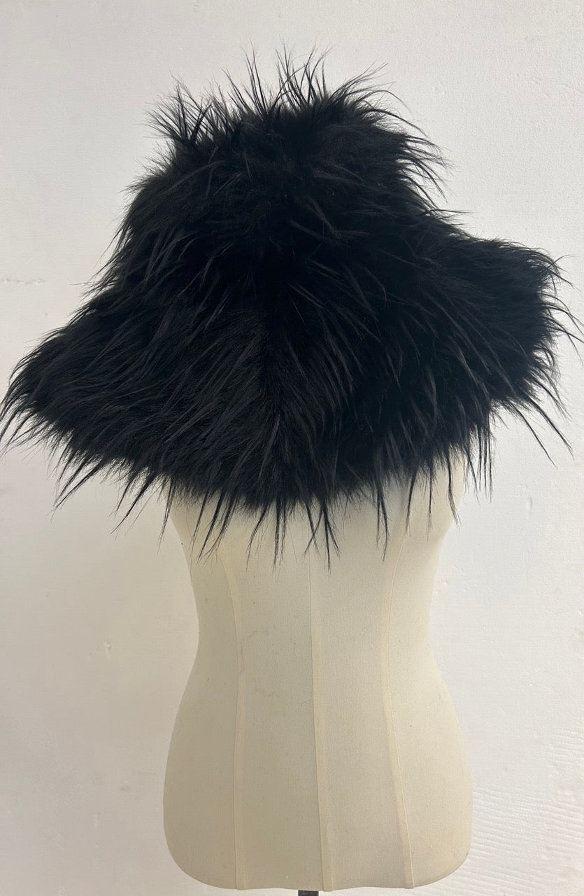 Wide-brimmed Hat