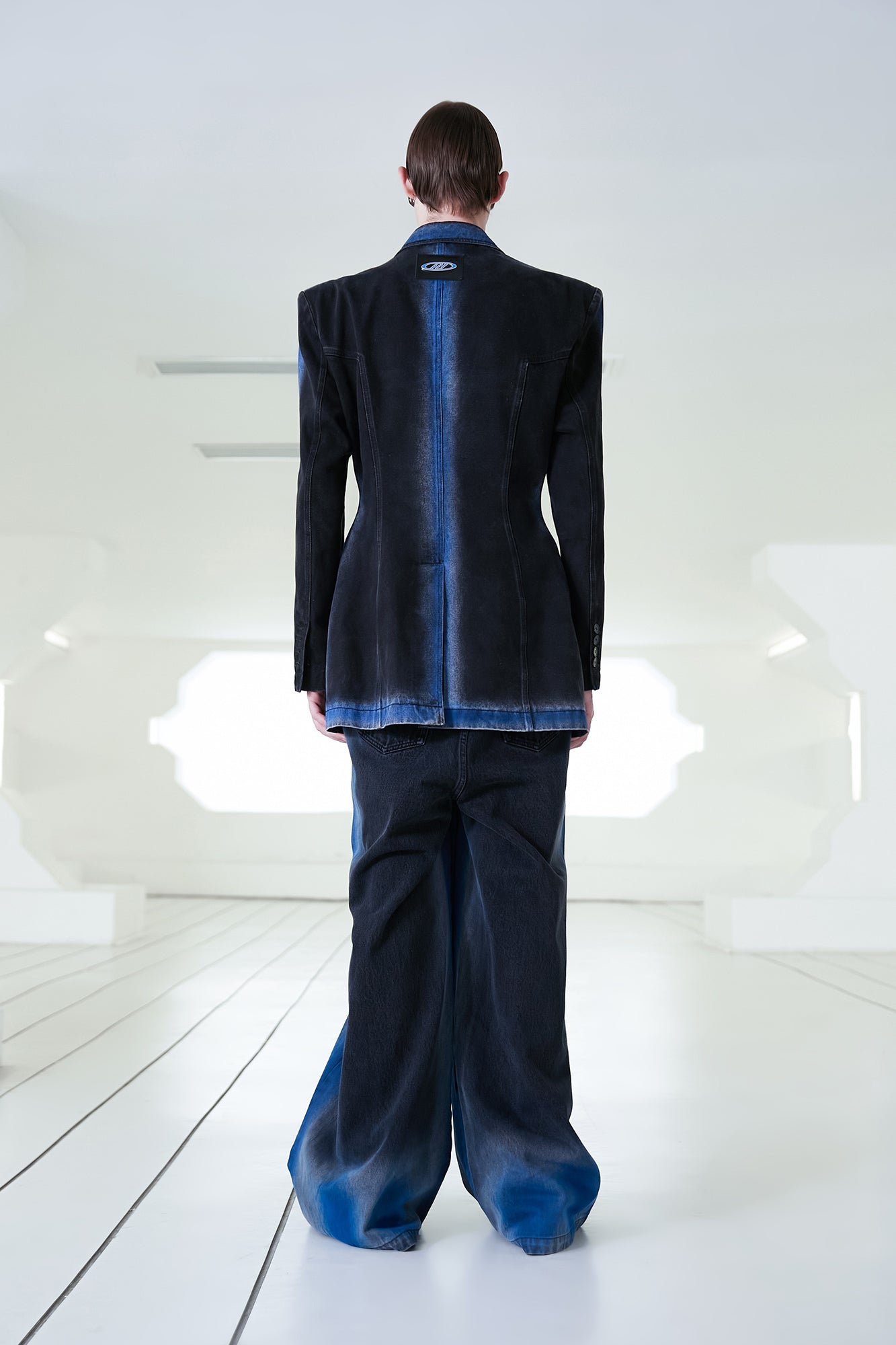 Gradient color denim suit